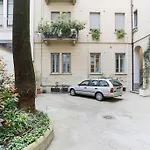 The Best Rent - Characterful Two-Bedroom Flat Steps From Palestro