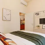 The Best Rent - Characterful Two-Bedroom Flat Steps From Palestro