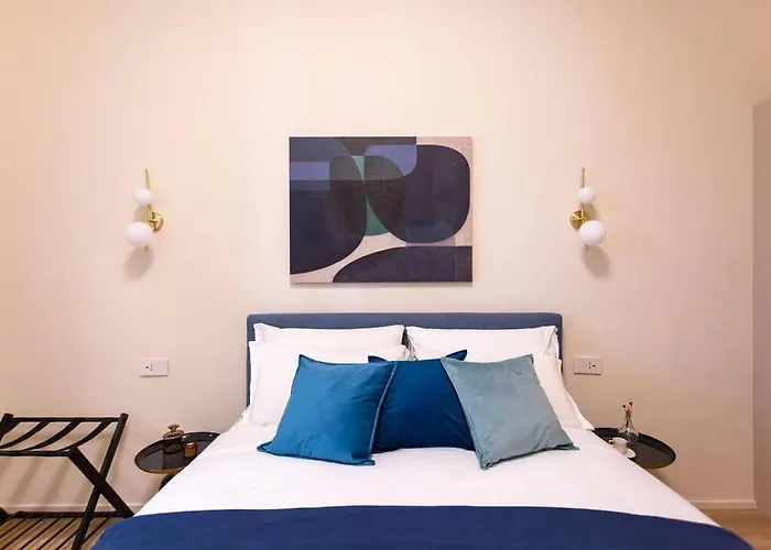 The Best Rent - Characterful Two-Bedroom Flat Steps From Palestro