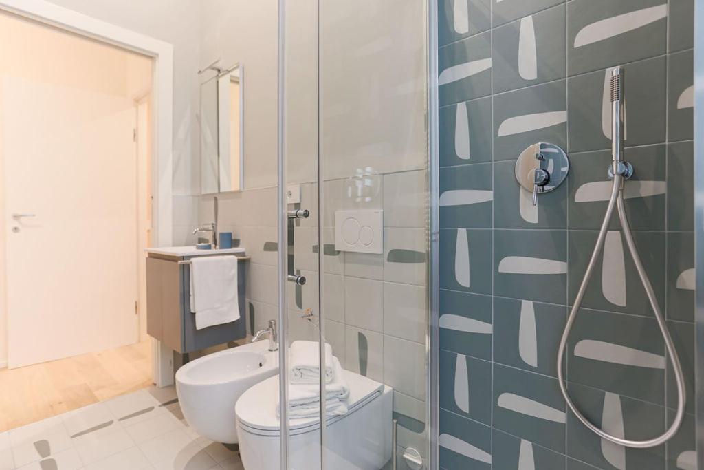 The Rent - Characterful Two-bedroom Flat Steps From Palestro *