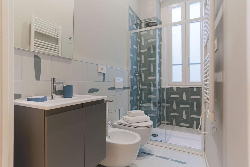 The Rent - Characterful Two-bedroom Flat Steps From Palestro Apartment *