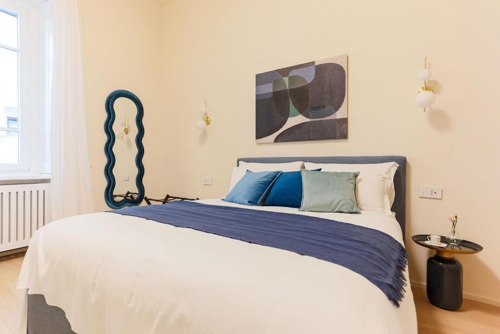 The Rent - Characterful Two-bedroom Flat Steps From Palestro