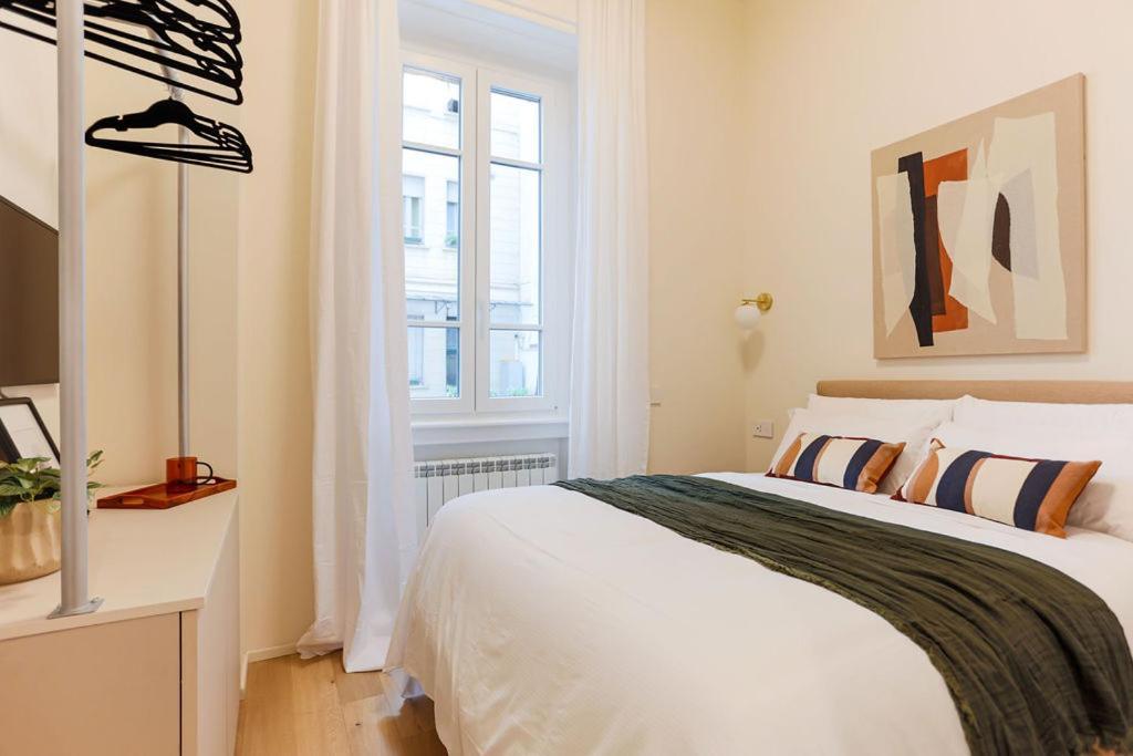 The Rent - Characterful Two-bedroom Flat Steps From Palestro Apartment *