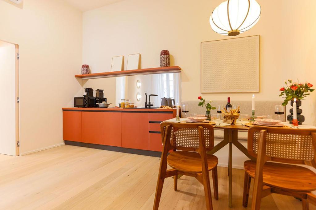 The Rent - Characterful Two-bedroom Flat Steps From Palestro Apartment