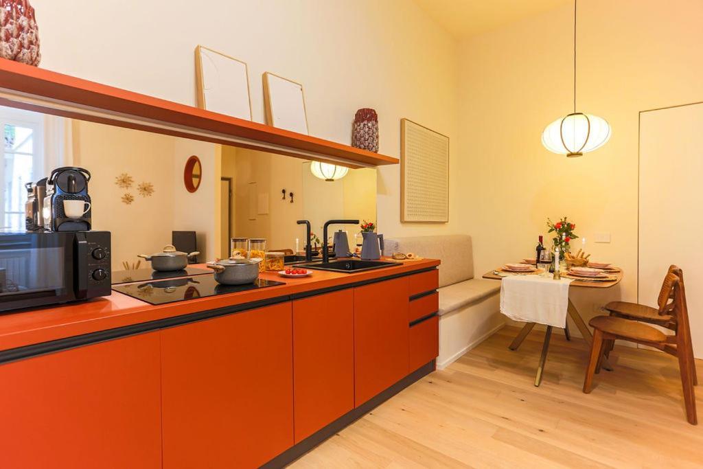 The Rent - Characterful Two-bedroom Flat Steps From Palestro Apartment Mailand